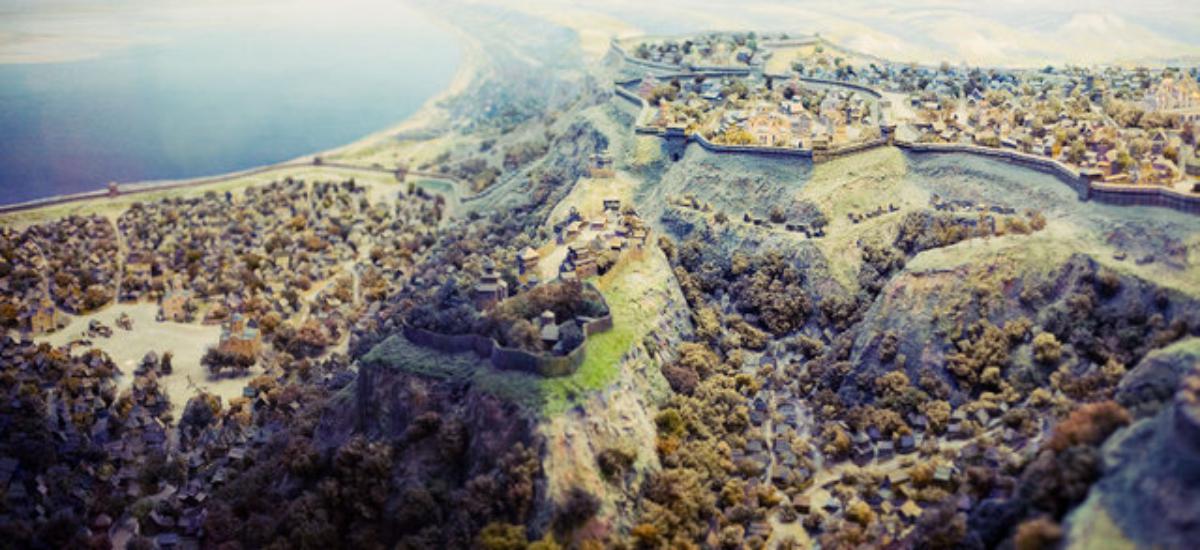 Що ми знаємо про середньовічну забудову Замкової гори?