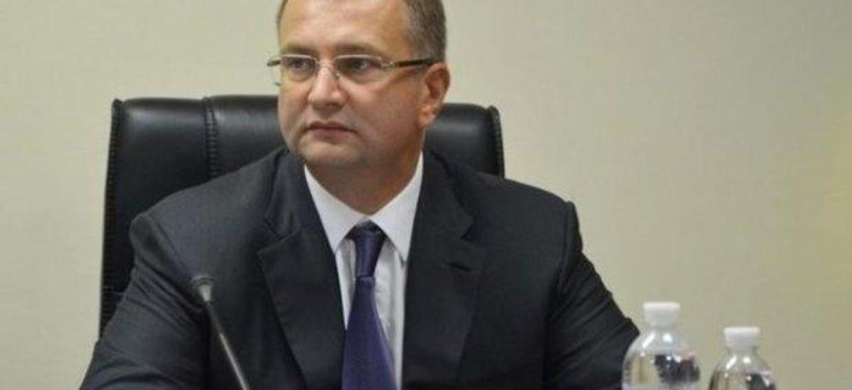 📁 Генерал кешу: як Атаманюк відбілює свою біографію