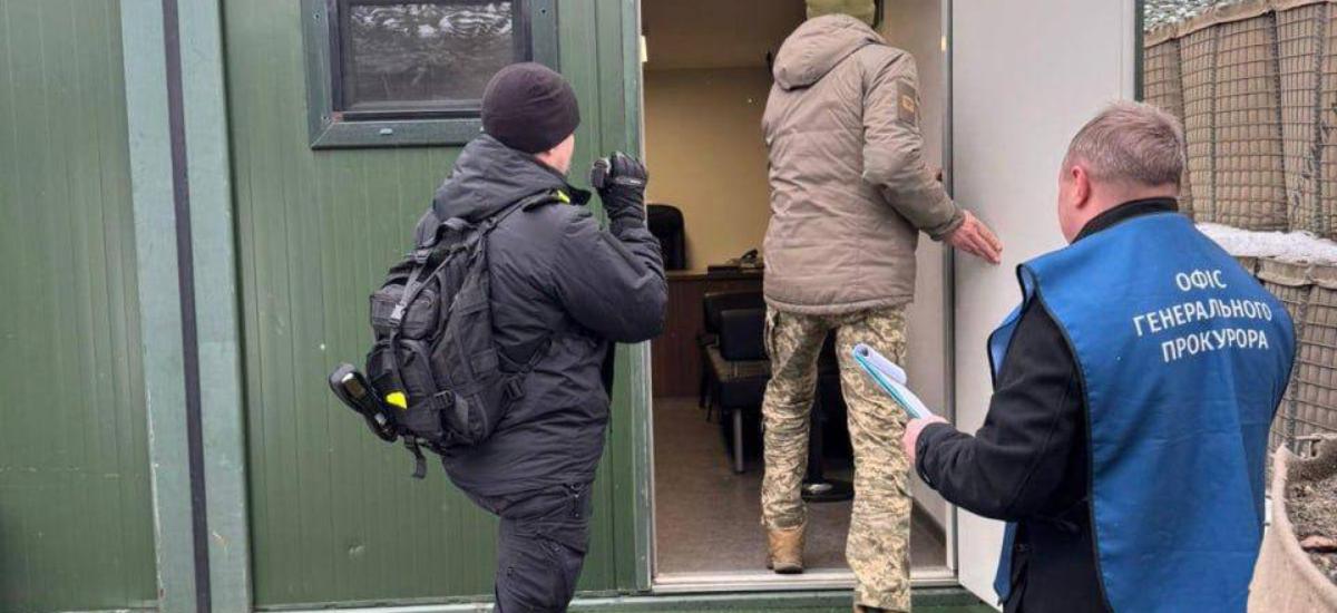 СБУ затримала полковника ПС ЗСУ і начальника управління СБУ на хабарі $320 тис. за укриття розкрадання коштів на аеродроми