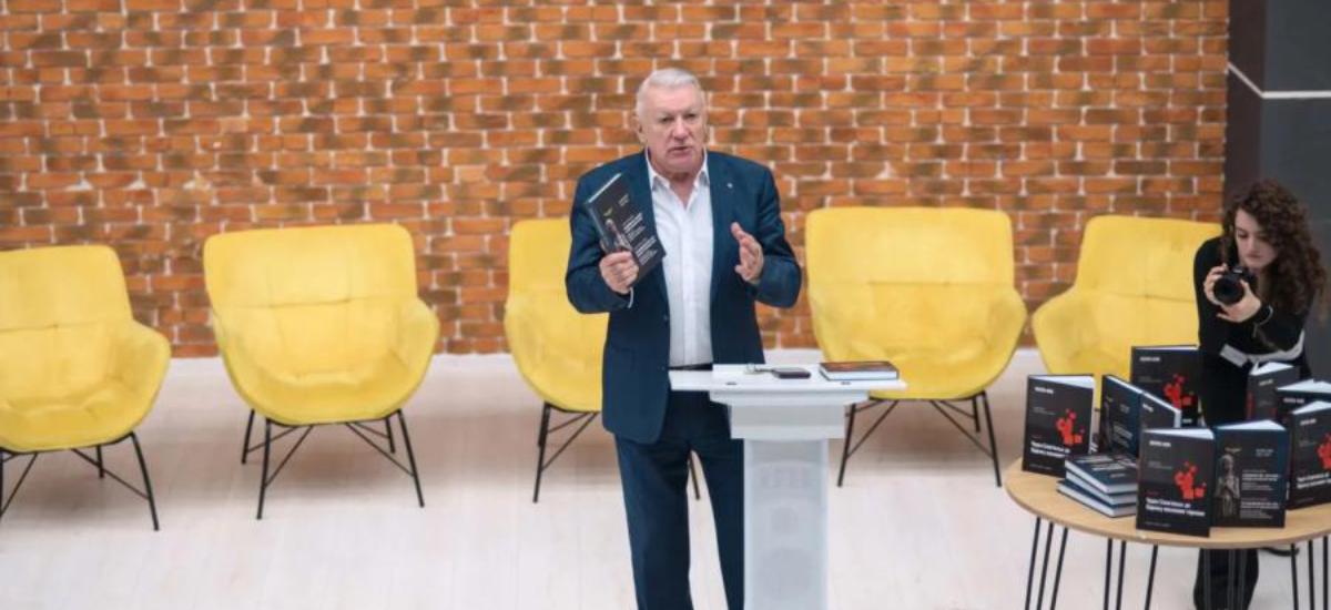 “Переговори – це не слабкість”. Генерал Вовк про Гіркіна, Мінськ і можливий сценарій завершення війни
