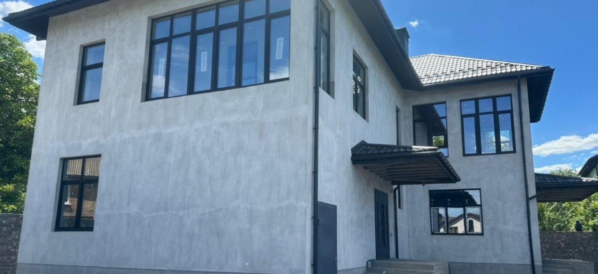 Будинок виріс у 13 разів, але в декларації так і не з'явився: судитимуть керівника «Київзеленбуду»