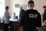 Двох лікарів затримали в Києві на отриманні хабара за привласнення групи інвалідності