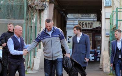 Кличко отдал фирме «из орбиты» Труханова заказ на ремонт одной из центральных улиц Киева