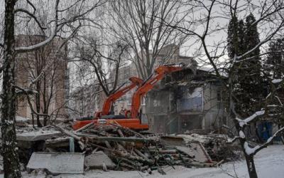 В Киеве снесли общежитие