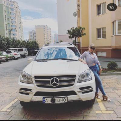 2 квартири, 3 машини і будинок придбала за рік українка Марина Корнієнко яка живе на допомогу з безробіття