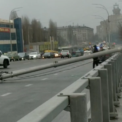 Винним в падінні трьох електроопор на Шулявському шляхопроводі загрожує від 2-х до 5 років в'язниці