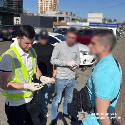 ❗️У Києві затримано чиновника КМДА на хабарі $15 тисяч — «кошти за дитяче футбольне поле»