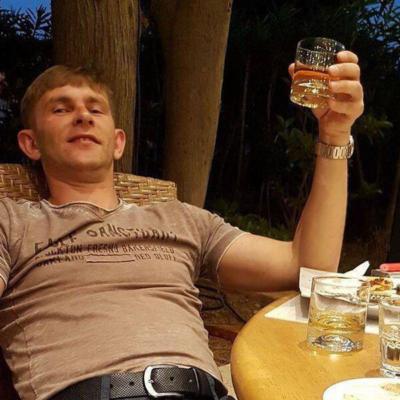 📞 Денис Комарницький утік, але все ще керує Києвом на відстані.