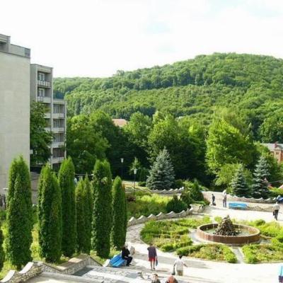 🕵️‍♂️🧡 Штурм санаторію в Конча-Заспі: ГУР, заручники і бізнес під прикриттям військових